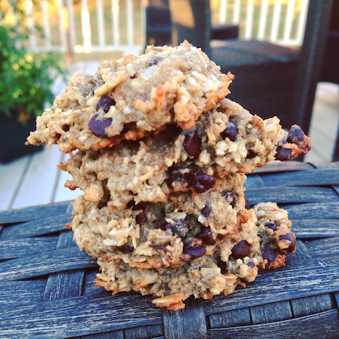 These Chunky Monkey Cookies are filled with healthy oats, coconut and maple syrup. A delicious combination for a nutritious snack. Have one or four, as pictured in this photo!